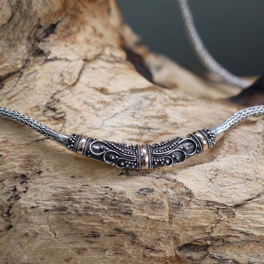 A beautiful and traditional Oriental necklace for women. Length is 44.5cm. Handmade. Sterling silver and 18K gold.