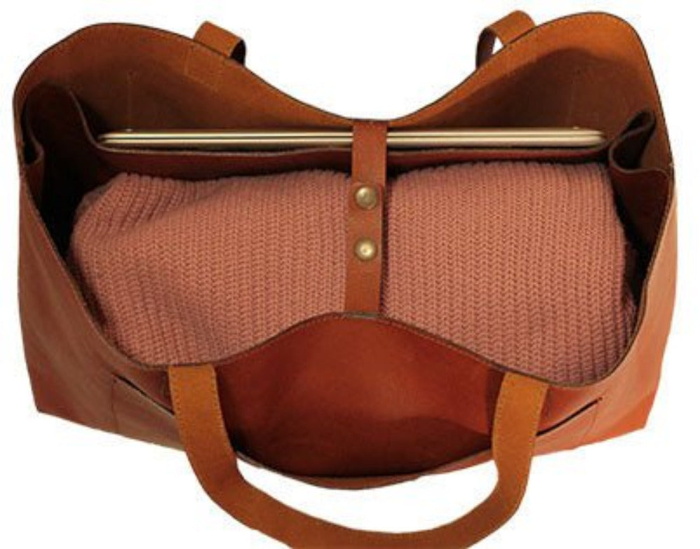 Brown leather tote bag by Bayraw. Laptop inside internal pocket. Strap closure. Two handles.